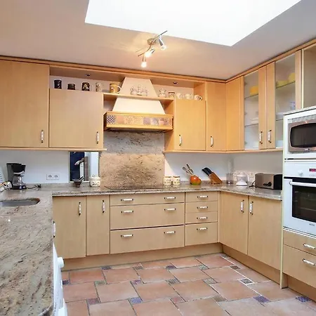 Holiday home Holiday Villa, 5 Bedrooms, Garden With Pool Marbella