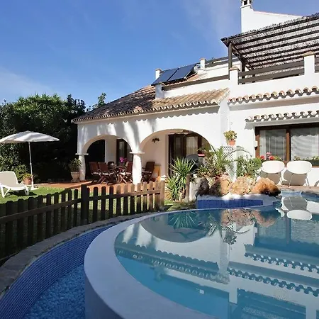 Holiday Villa, 5 Bedrooms, Garden With Pool *