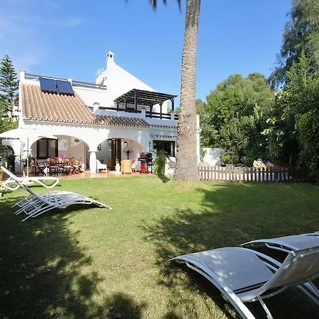 Holiday home Holiday Villa, 5 Bedrooms, Garden With Pool *